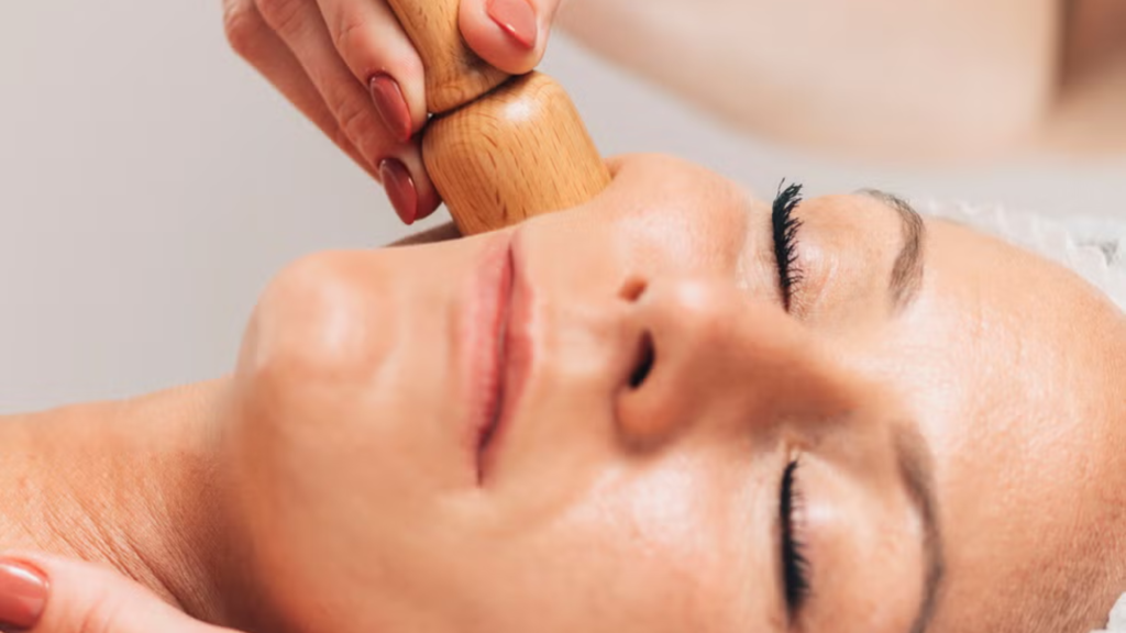 Tratamiento facial especifico del Bono maderoterapia facial en Ancha Estetica Cádiz